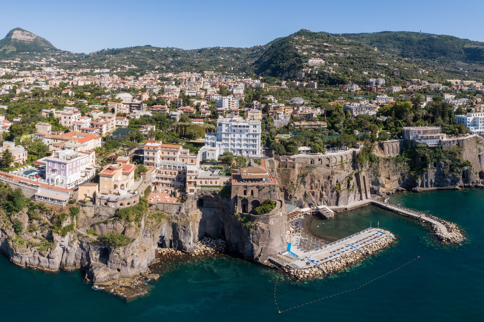 Luxury hotel with panoramic views in Sorrento and sea access, Hotel Mediterraneo